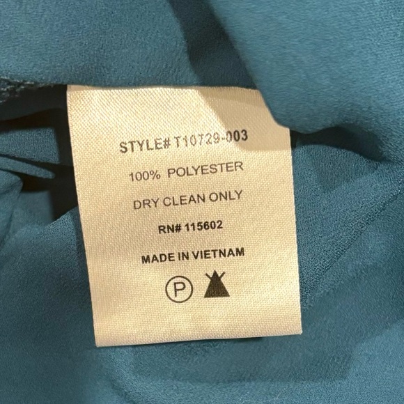 Blouse - Picture 2 of 2